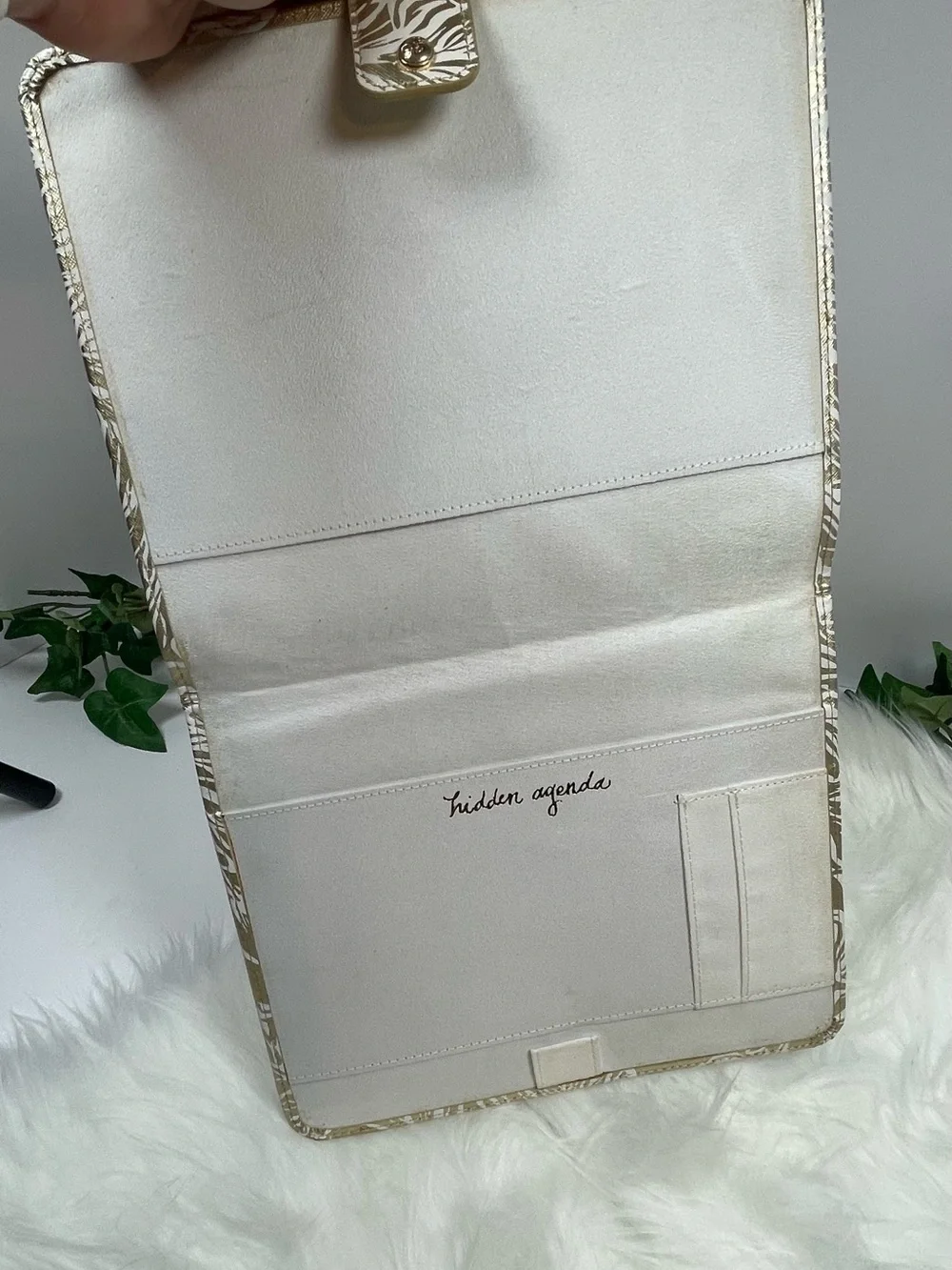 Lilly Pulitzer Gold and White Floral Faux Leather Agenda Folio Cover (no planner